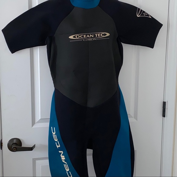 OceanTec Other - 🌑SOLD
Ocean Tec Black & Teal Wetsuit